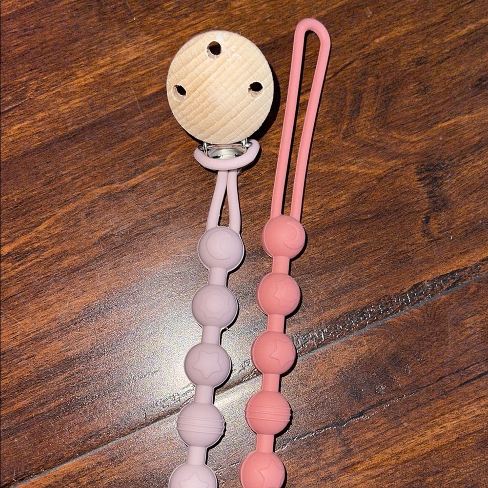 Silicone Beaded Pacifier Clips - Picture 3 of 5